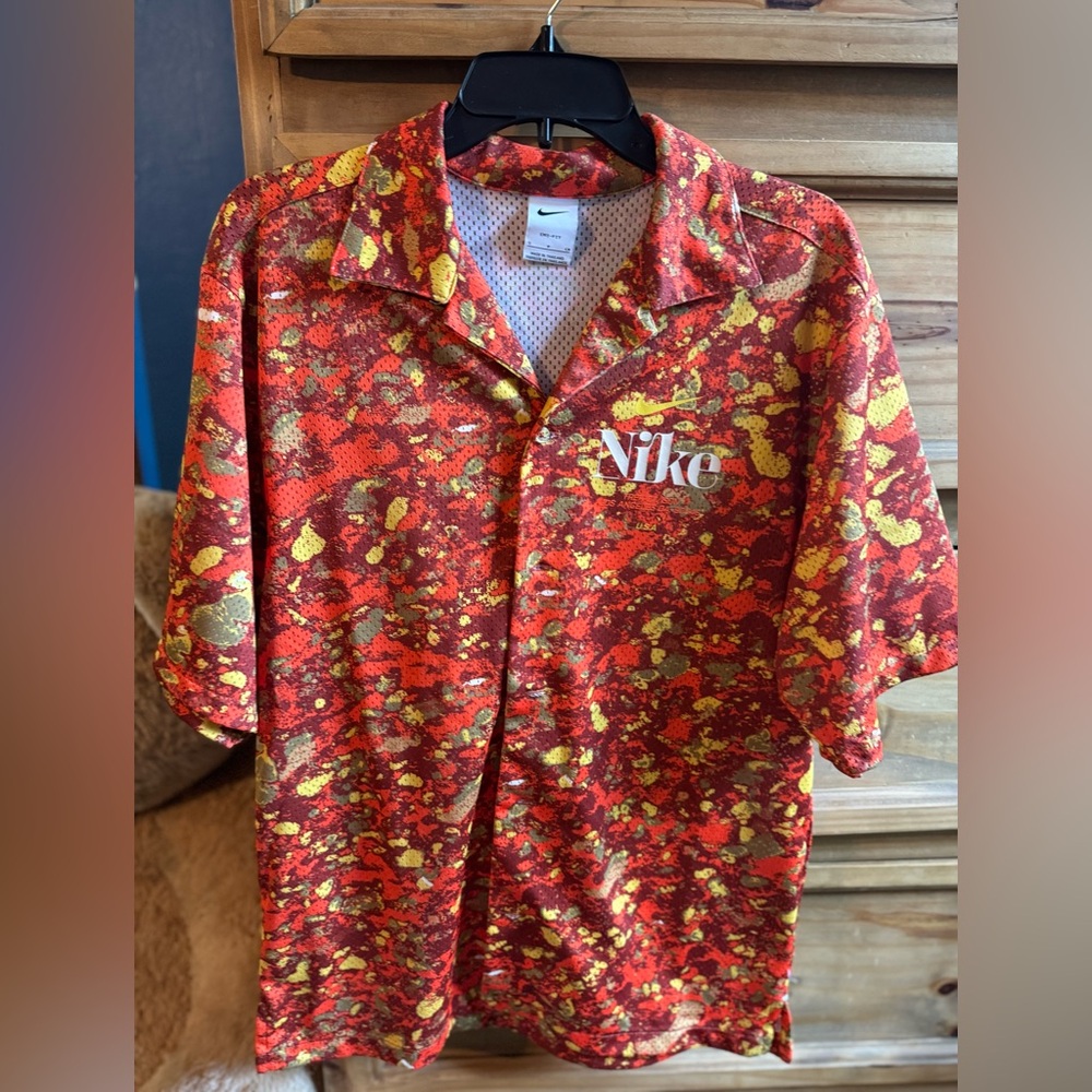 Nike dri fit Hawaiian style shirt. Size small